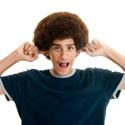 ado se bouchant les oreilles